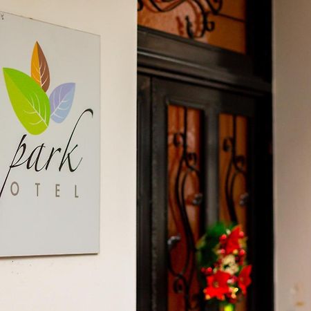 V Park Hotel Tbilisi Luaran gambar